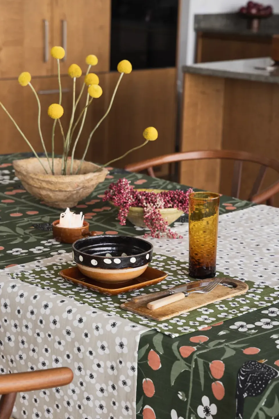 Almedahls Cherry Garden tablecloth, Dark , 145x250 cm Green Clearance