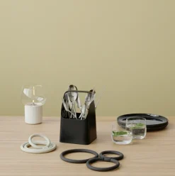 RIG-TIG CIRCLES trivet Ø13 cm, Black
