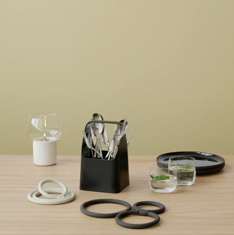 RIG-TIG CIRCLES trivet Ø13 cm, Black
