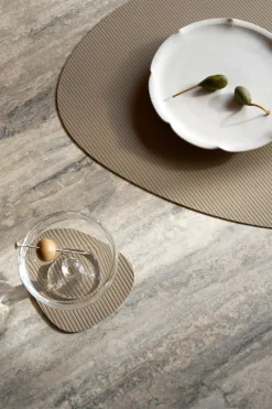 LIND DNA Corduroy coaster curve, Clay Brown