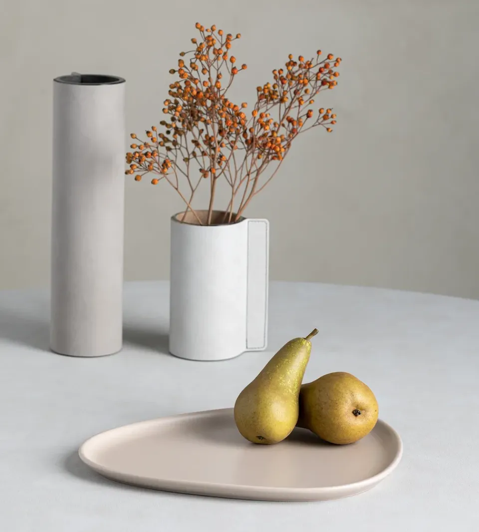 LIND DNA Curve Stoneware plate 26x30 cm, Sand Beige Outlet