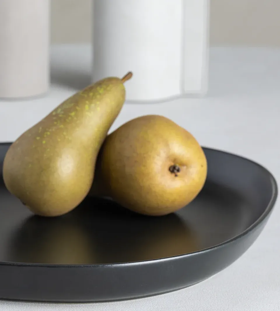 LIND DNA Curve Stoneware serving saucer 30x35 cm, Black Hot