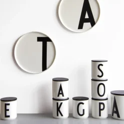 Design Letters cup, C BlackWhite