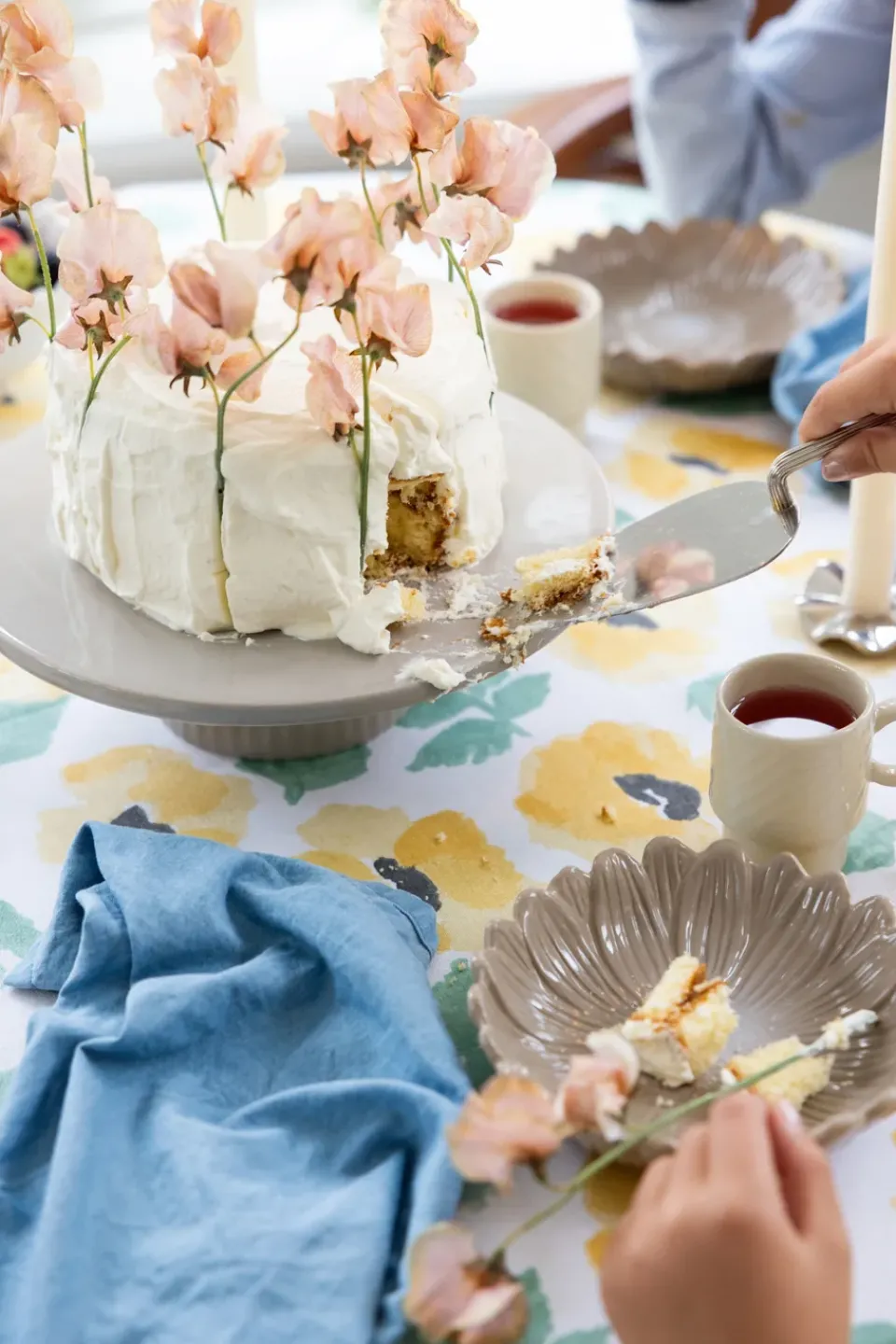 Sagaform Eden waxed tablecloth Ø180 cm, Yellow BlueBeige Best
