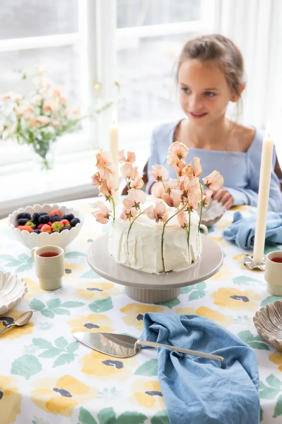 Sagaform Eden waxed tablecloth Ø180 cm, Yellow BlueBeige Best