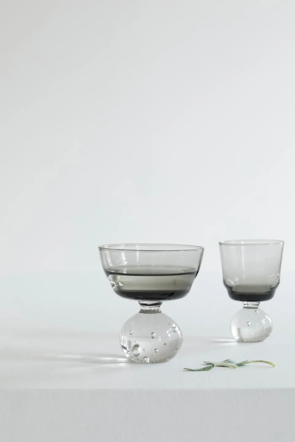 Serax Eternal snow stem glass M 9.2 cm, Smoky Grey Best