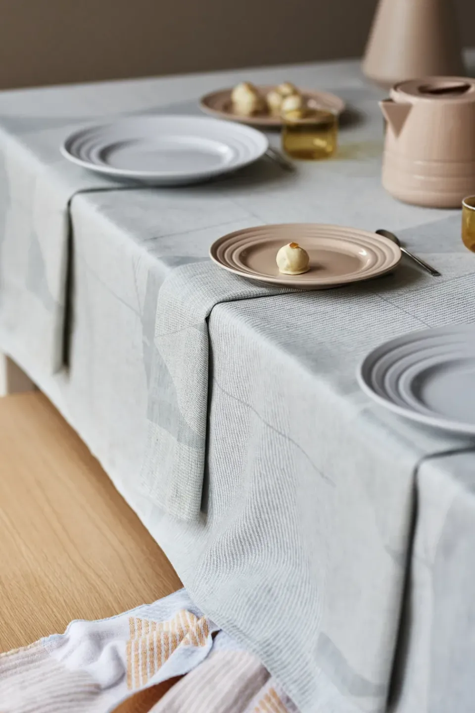 NJRD Geometric tablecloth 147x250 cm, Blue-white BlueWhite Sale