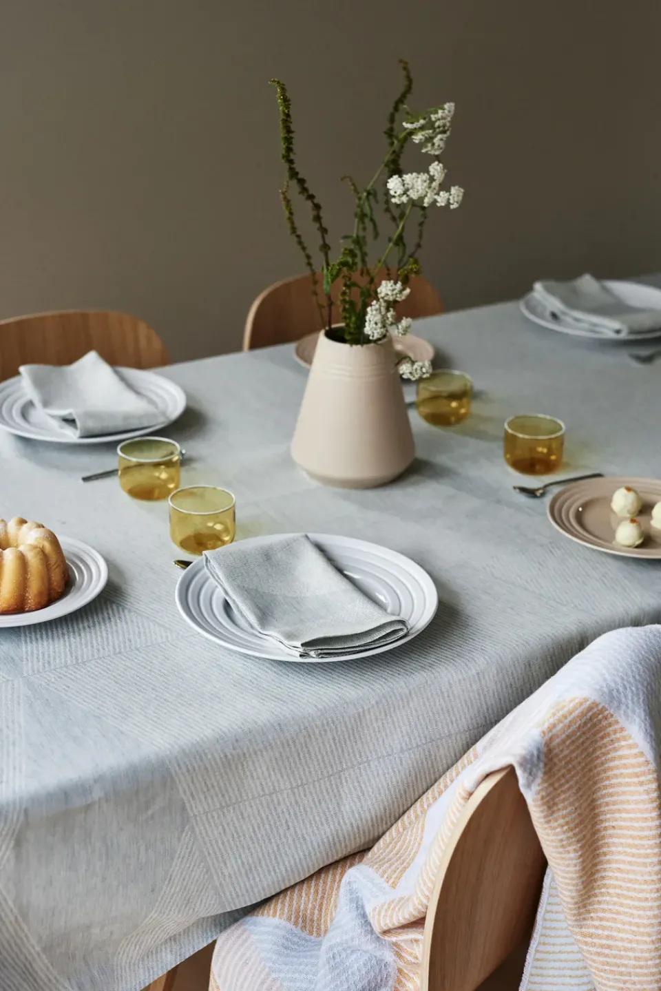 NJRD Geometric tablecloth 147x250 cm, Blue-white BlueWhite Sale