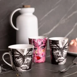 Carolina Gynning Golden Butterfly mug 35 cl, Black-white BlackWhite Online
