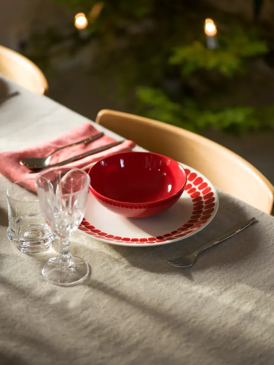 Arabia 24h Tuokio plate Ø26 cm, Red Clearance