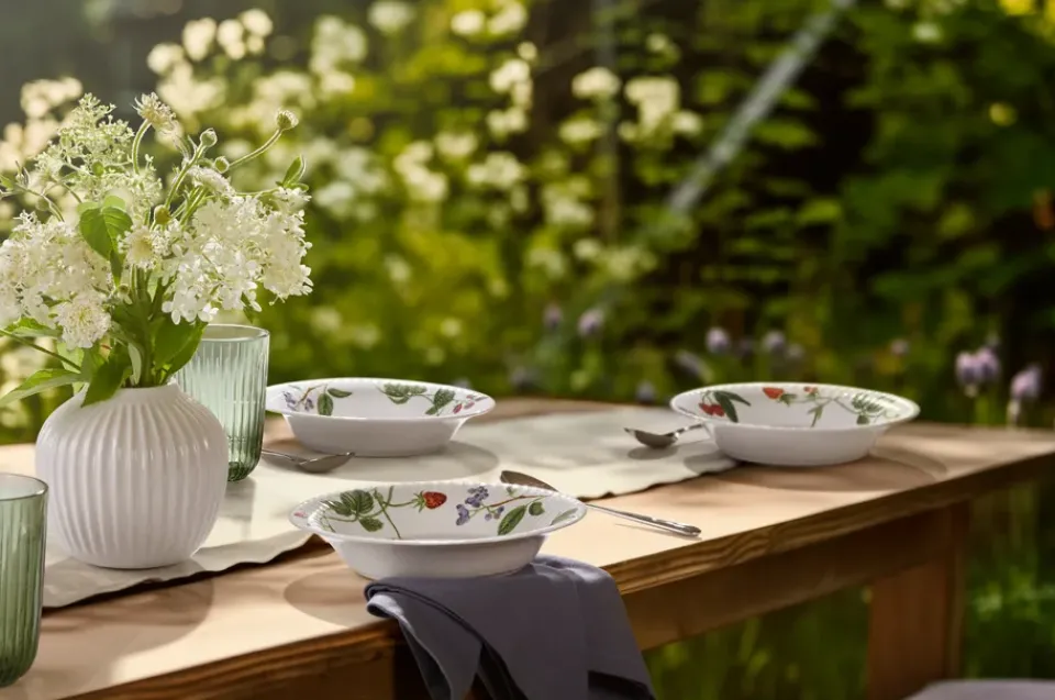 Kähler Hammershøi Summer deep plate Ø21 cm, Summer berries White Discount