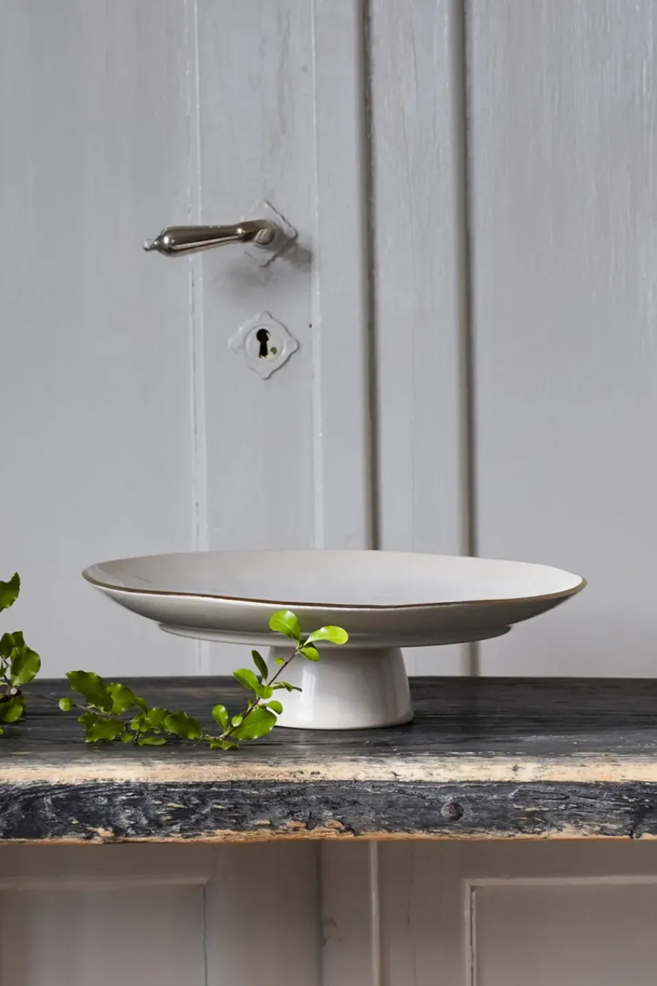 Heirol x Nosse Edge cake stand Ø32 cm, White Clearance