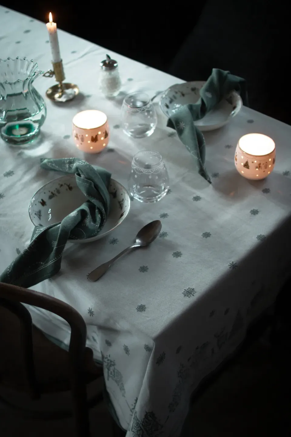 Wik & Walsøe Julemorgen tablecloth, White-green, 140x240 cm WhiteGreen