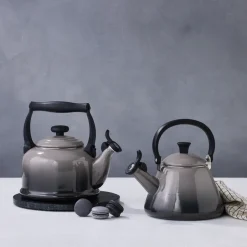 Le Creuset Kone kettle with whistle, Flint BlackGrey Best