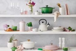 Le Creuset Kone kettle with whistle, White Sale