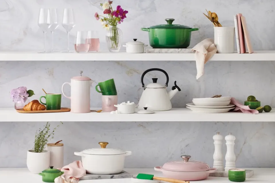 Le Creuset Kone kettle with whistle, White Sale