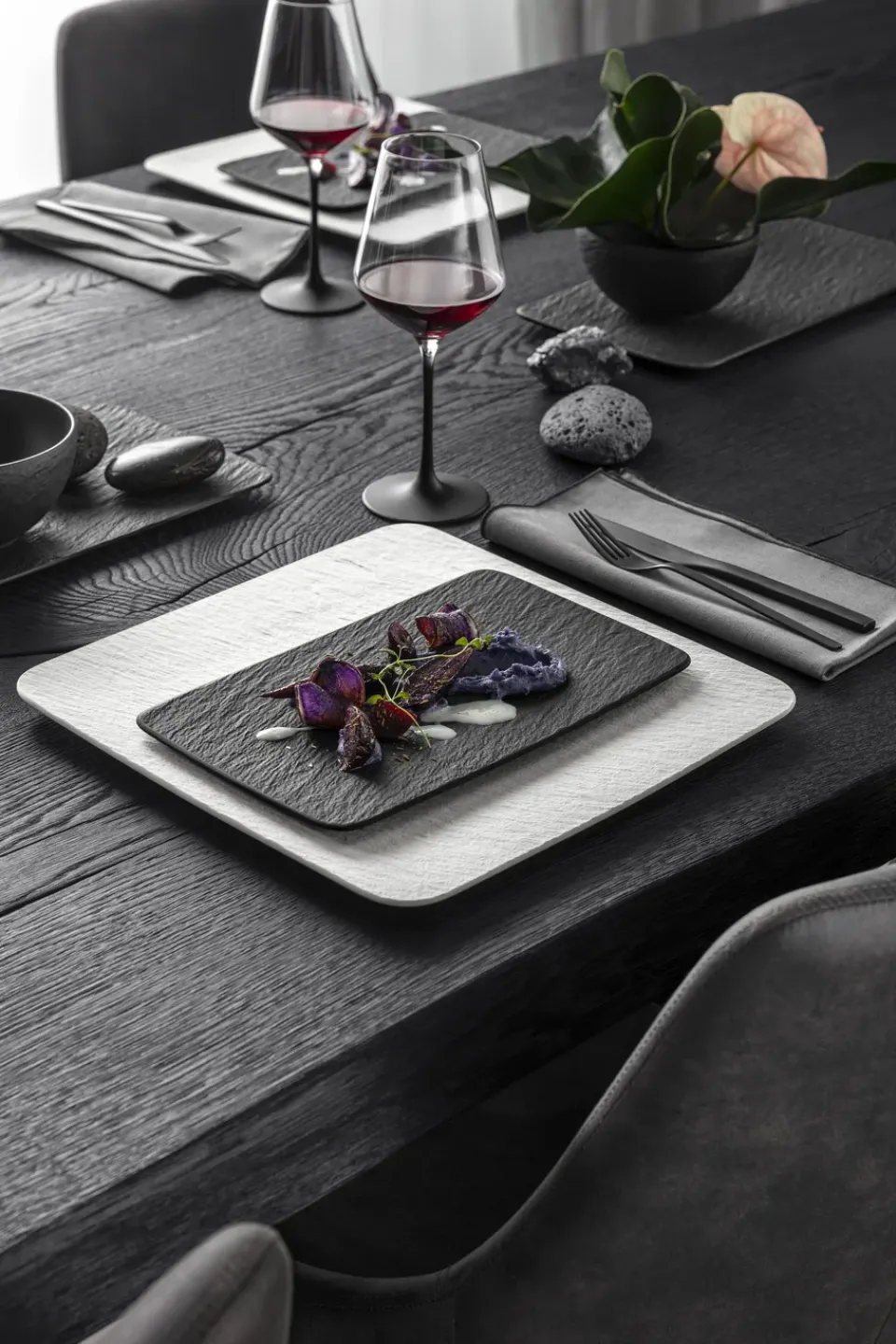 Villeroy & Boch Manufacture Rock plate 17x28 cm, Black Hot