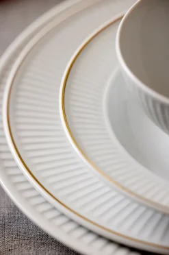 Pillivuyt Plissé deep plate with gold edge Ø22 cm, White WhiteGold-coloured Best