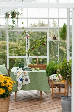 Almedahls Prickruta tablecloth 145x250 cm, Green Best
