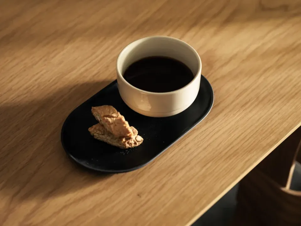 Design House Stockholm Sand plate oval 12.5x20 cm, clay Black
