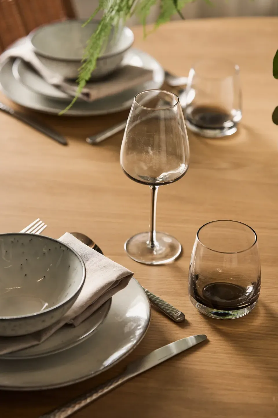Broste Copenhagen Smoke white wine glass, 40 cl GreyTransparentBlack Best