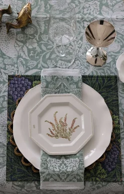 Ekelund Linneväveri Strawberry Thief table runner 50x150 cm, Green Discount