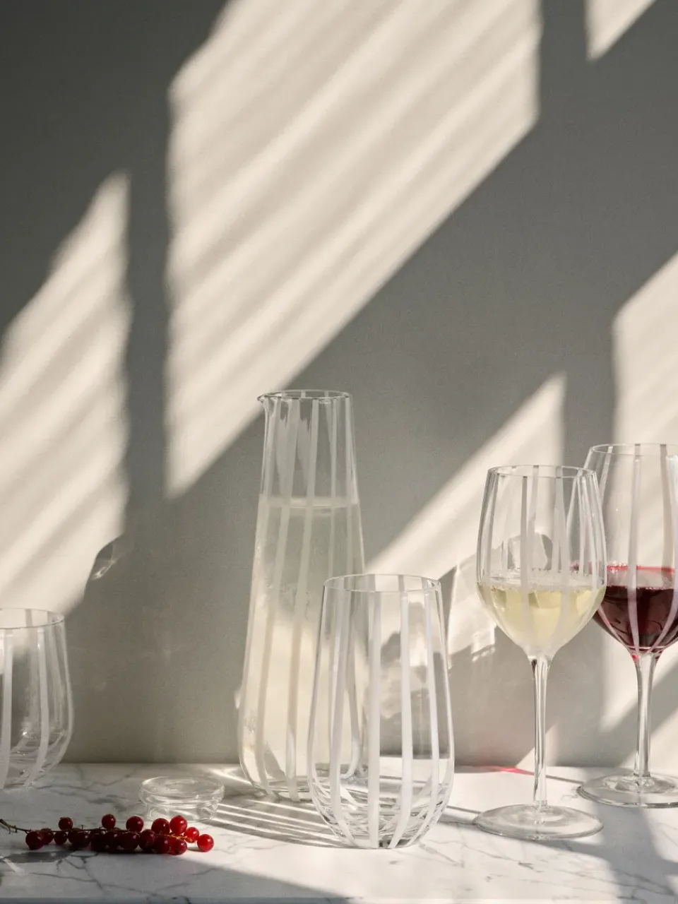 Broste Copenhagen Stripe red wine glass 65 cl, Clear-white stripes TransparentWhite