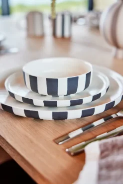 OYOY Toppu dinner plate Ø26.5 cm, Black-white WhiteBlack New