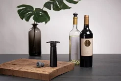 Vacuvin wine saver gift pack, Black New