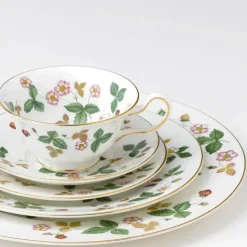 Wedgwood Wild Strawberry plate, Ø 20 cm MultiWhite Outlet
