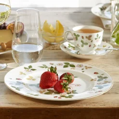Wedgwood Wild Strawberry tea saucer, Ø15 cm GreenMultiPink Outlet