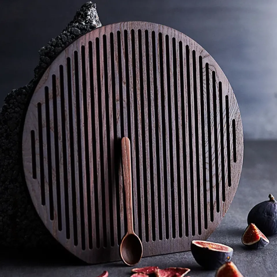 MUUBS Yami cheese board 30x32 cm, Brown Clearance